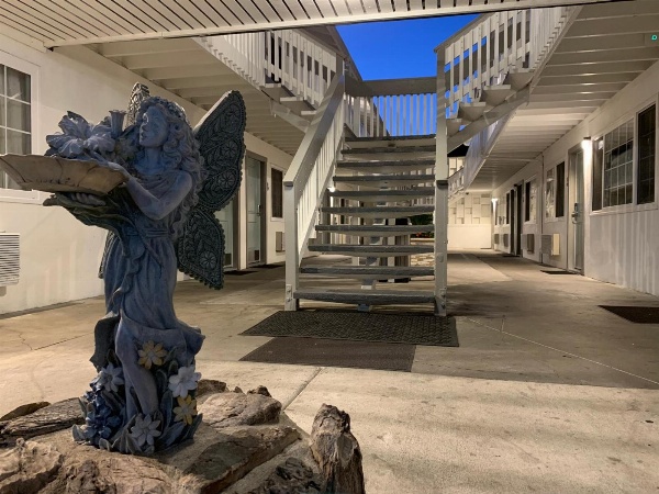 Stargazer Inn and Suites Main image